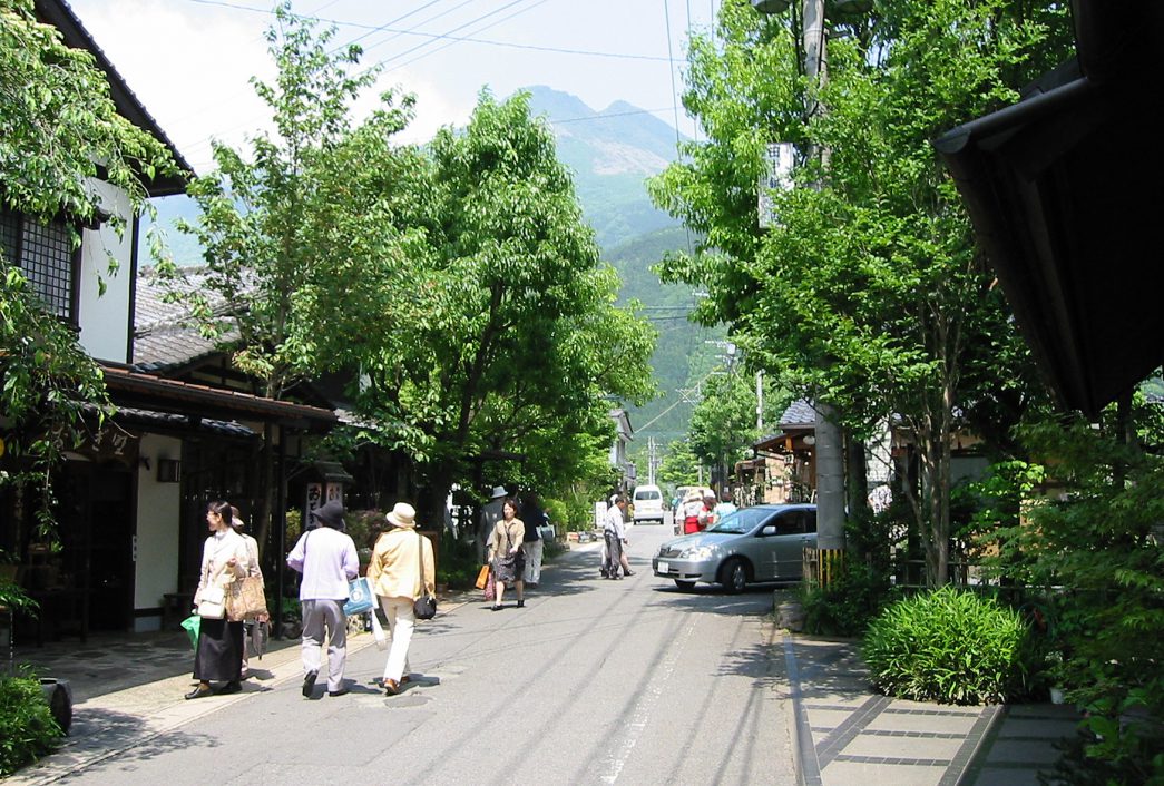 湯の坪街道